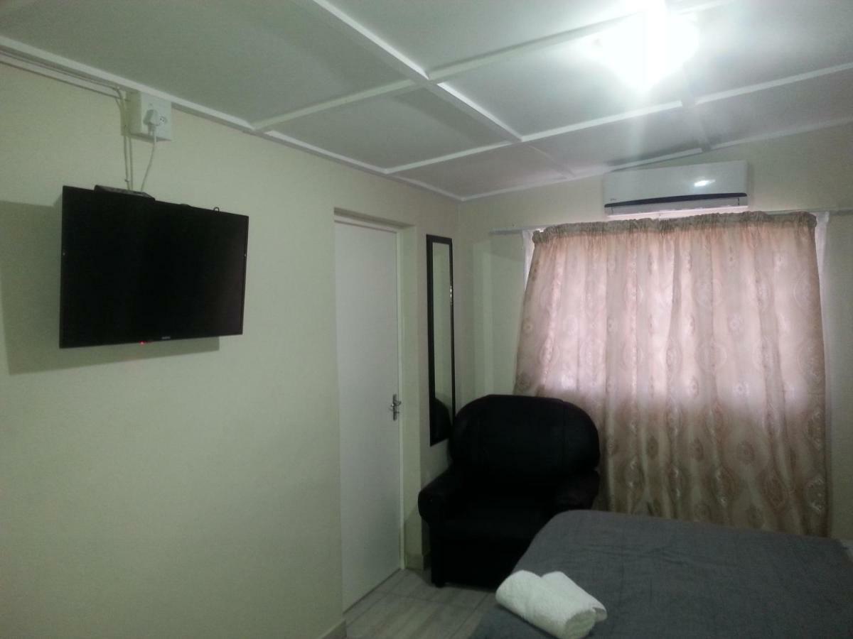 Zanevovo Hotel Скотбург Екстериор снимка